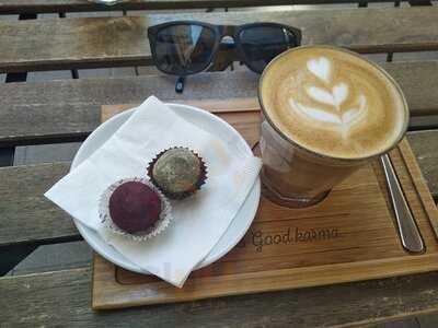 Madal Cafe - Espresso & Brew Bar