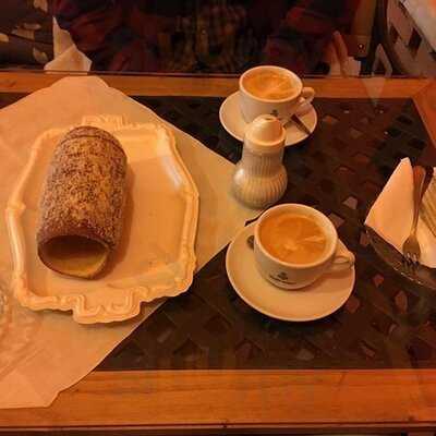 Frohlich Bakery And Cafe