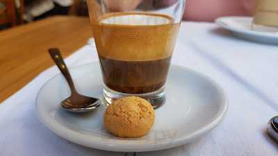 Elysée Bistro és Kávéház