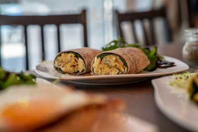 Delibab Kavezo Es Reggelizo