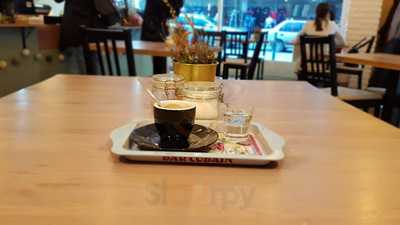 Delibab Kavezo Es Reggelizo