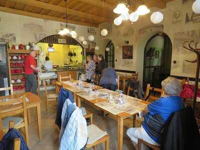 Rozsdás Kakas Étterem és Kávézó