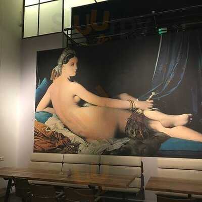 Apa Csak 1 Van Restaurant, Art Pub