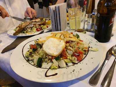 Ínyenckert étterem & Kávéház