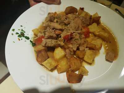 Ínyenckert étterem & Kávéház