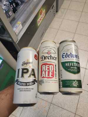 Pizza Hut Arena Plaza Budapest