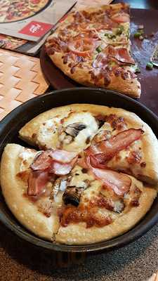 Pizza Hut Arena Plaza Budapest