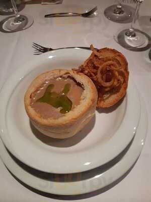 Cezanne Restaurant & Bar