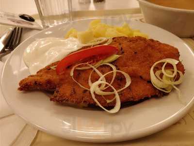 10 Minutes Bistro & Cafe