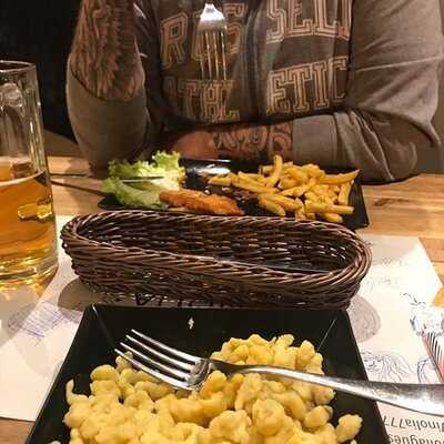 Vinolia Bistro & Bar