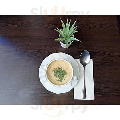 Zwekedli Étel-, Kávé- és Koktélbár