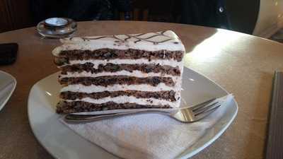 Aranytolcser Cukraszda-kavehaz