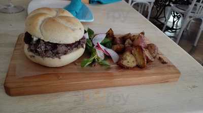 Villa Dejavu Home Bistro