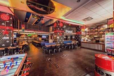 Stifler 32 Bar & Club