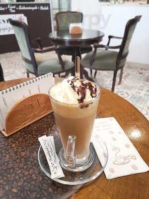 Corvin Mozi Bar & Coffee