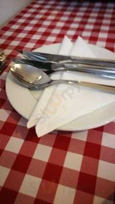 Kockás Abrosz Étterem