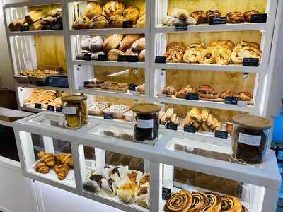 Barna Zebra Kézműves Pékség Bakery & Cafe