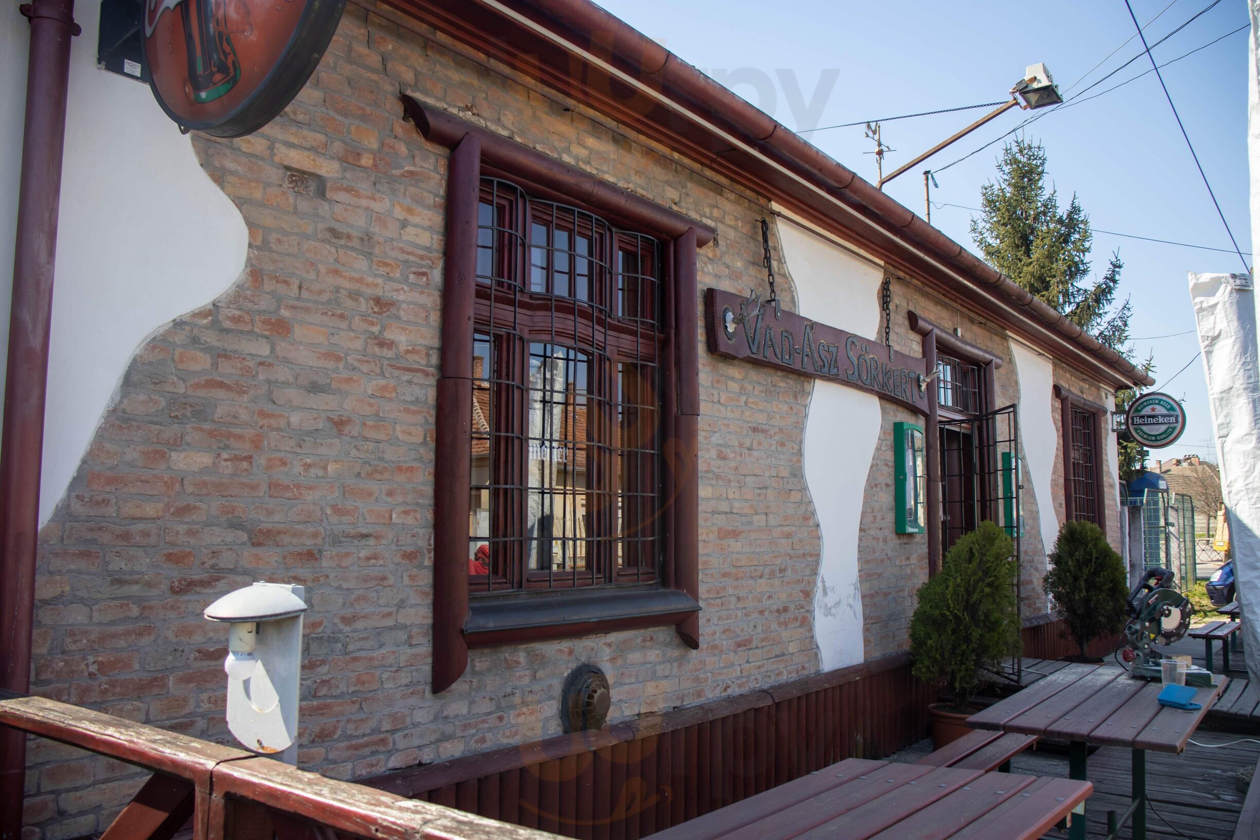 Vadász Sörkert 14-es Pubfood