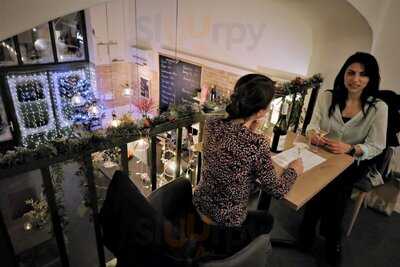 Artemisia Café & Wine