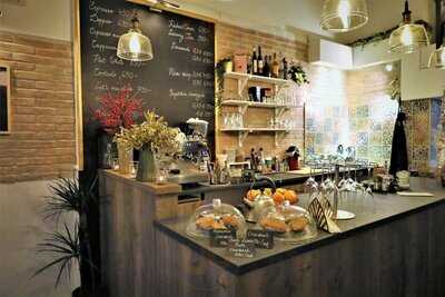 Artemisia Café & Wine