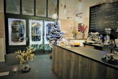 Artemisia Café & Wine