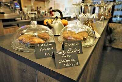 Artemisia Café & Wine