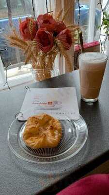 Pitém Pite Patisserie And Cafe