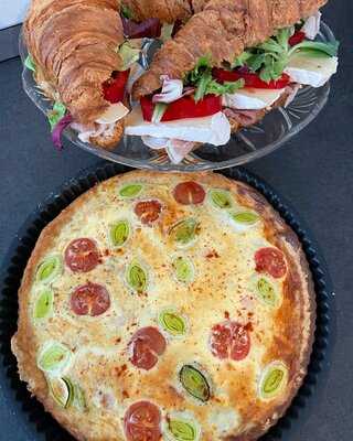 Pitém Pite Patisserie And Cafe