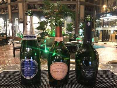 Étoile Champagne Bar