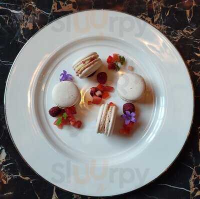 Étoile Champagne Bar