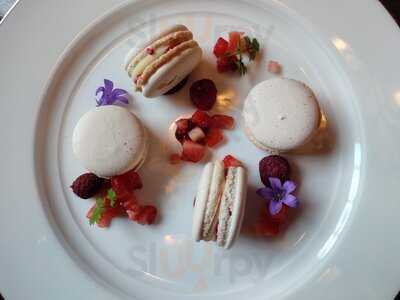 Étoile Champagne Bar