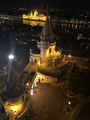 White Raven Skybar & Lounge