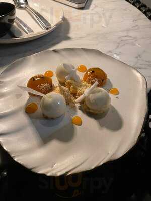 White Raven Skybar & Lounge