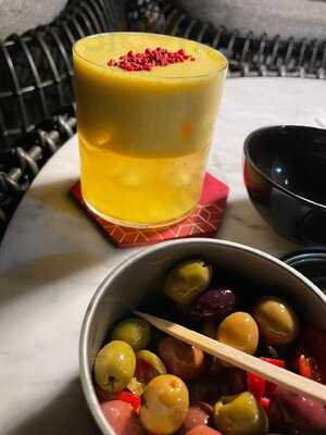 White Raven Skybar & Lounge