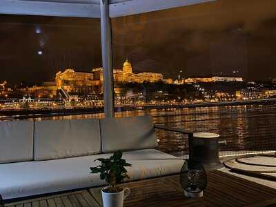 Boatanic Terrace And Bar