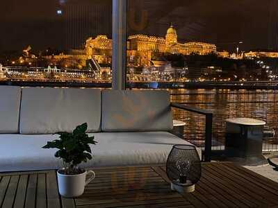 Boatanic Terrace And Bar