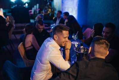 Doppio Cocktail & Wine Bar