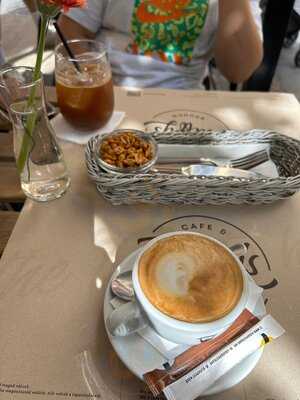 Fluffy's Cafe & Brunch