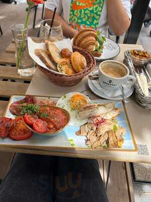 Fluffy's Cafe & Brunch