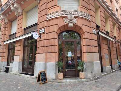 Jouri - A Blend Of Moroccan & Arabesque Cuisine