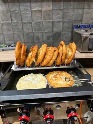 Gozsdu Langos Bistro