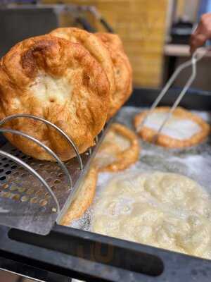 Gozsdu Langos Bistro