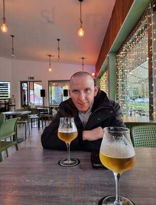 Jónás Craft Beer House.