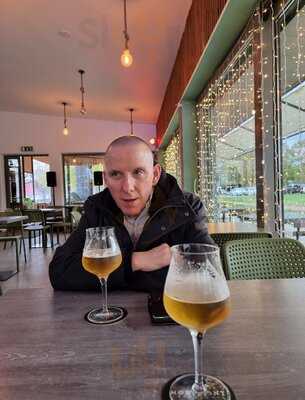 Jónás Craft Beer House.