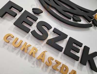 Fészek Cukrászda-corvin.