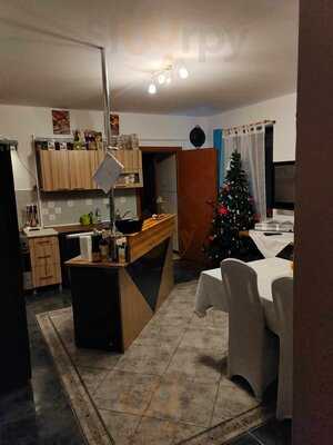 Nora Guesthouse&lakásétterem