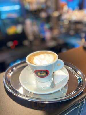 Coming In Coffee & Bistró