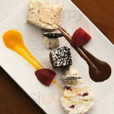 The Courtyard Bar & Restaurant