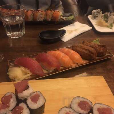 J2 Grill & Sushi Bar