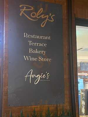 Roly's Bistro